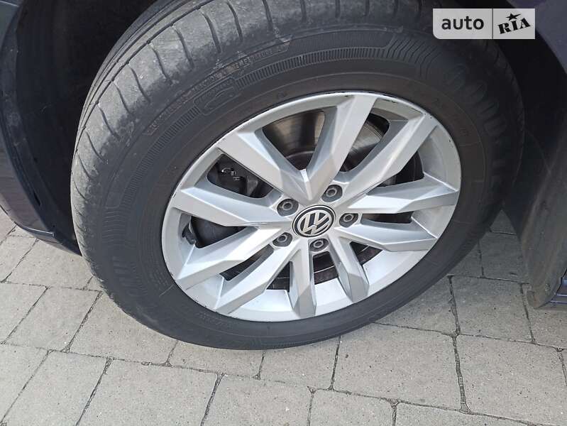 Універсал Volkswagen Passat 2017 в Львові