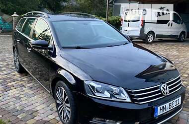 Універсал Volkswagen Passat 2014 в Чернівцях