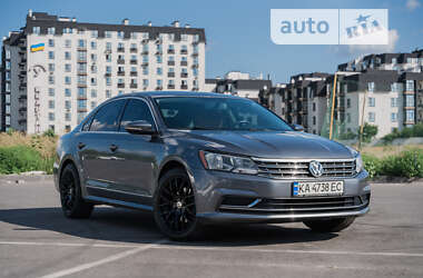 Седан Volkswagen Passat 2016 в Киеве