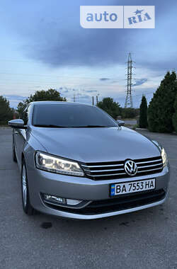 Седан Volkswagen Passat 2012 в Киеве