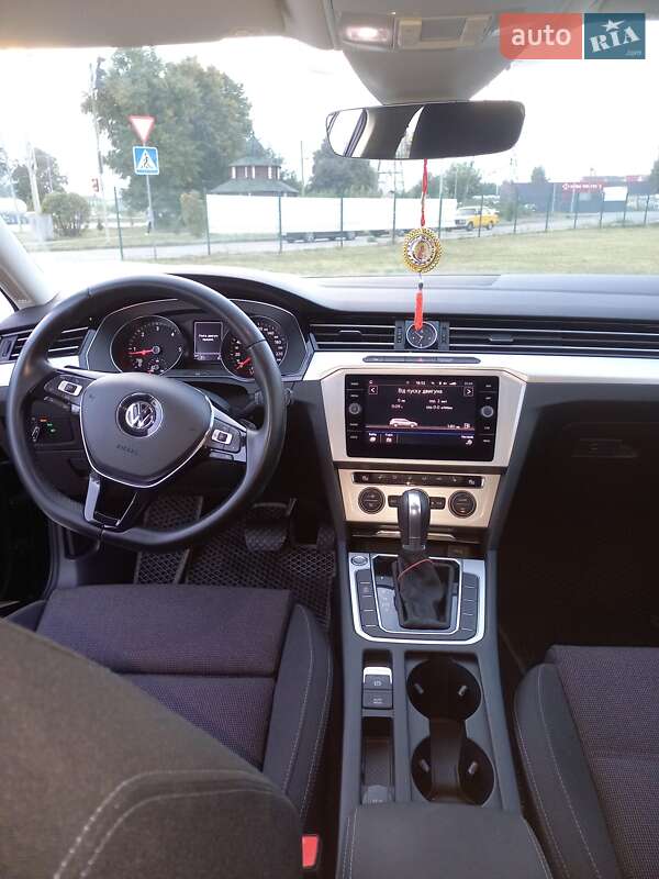 Универсал Volkswagen Passat 2018 в Калиновке фото 11 Универсал Volkswagen Passat 2018 в Калиновке