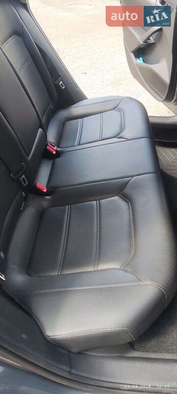 Седан Volkswagen Passat 2013 в Александрие