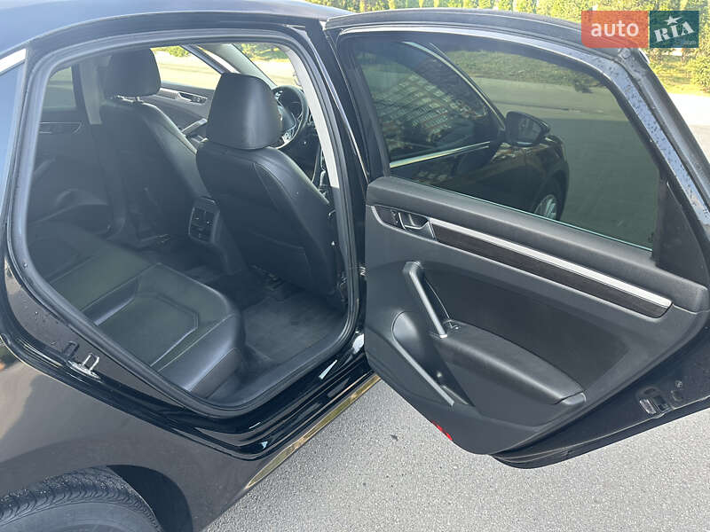 Седан Volkswagen Passat 2016 в Тернополе