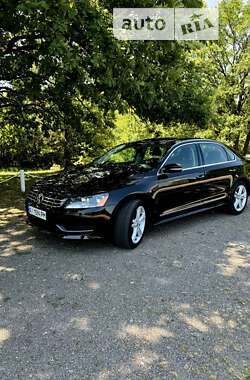 Седан Volkswagen Passat 2014 в Києві