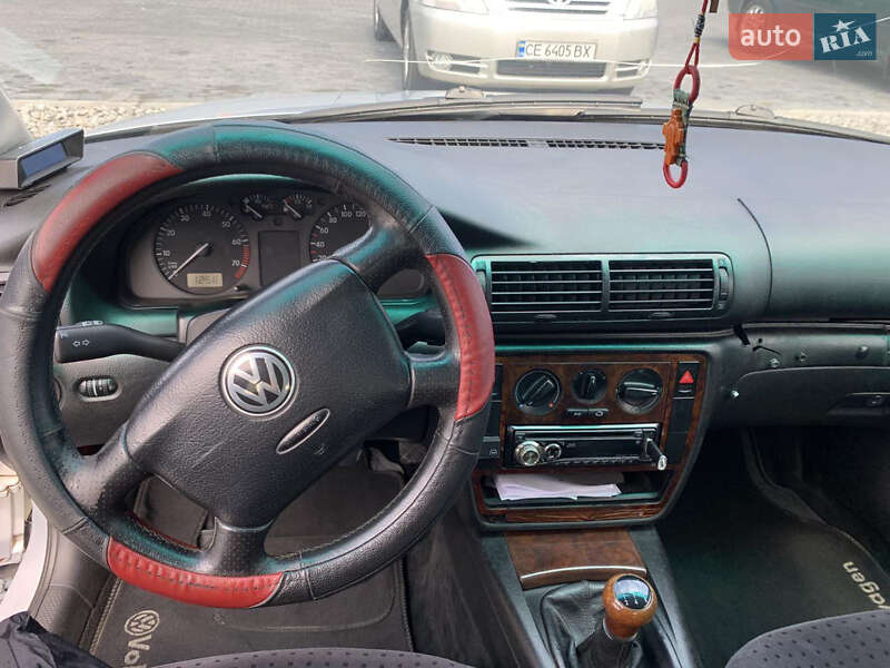 Седан Volkswagen Passat 1997 в Чернівцях