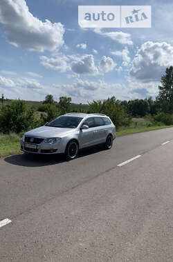 Універсал Volkswagen Passat 2010 в Львові