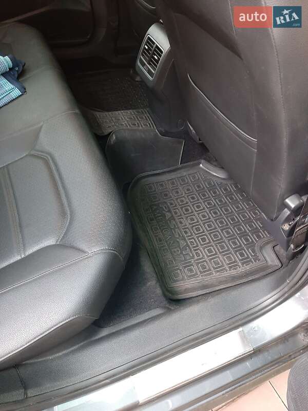 Седан Volkswagen Passat 2013 в Кривом Роге