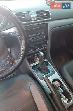 Седан Volkswagen Passat 2013 в Кривом Роге