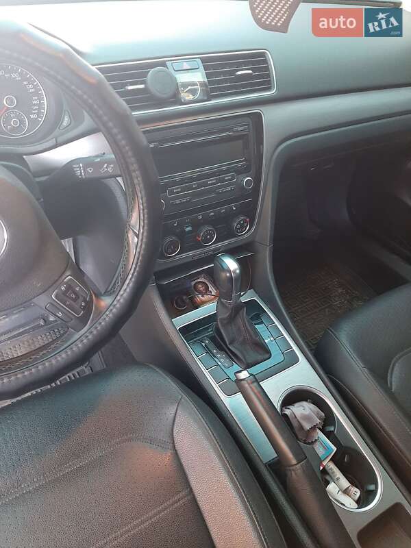 Седан Volkswagen Passat 2013 в Кривом Роге