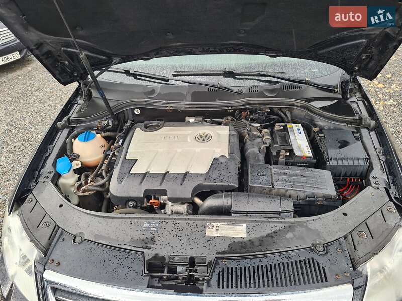 Универсал Volkswagen Passat 2009 в Ровно