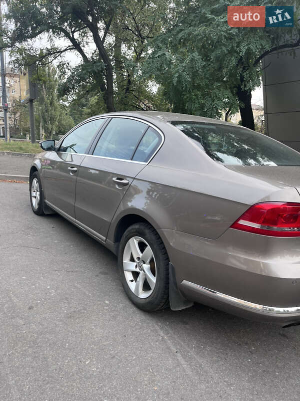 Седан Volkswagen Passat 2011 в Киеве фото 3 Седан Volkswagen Passat 2011 в Киеве