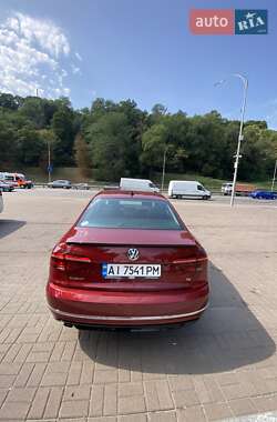 Седан Volkswagen Passat 2017 в 