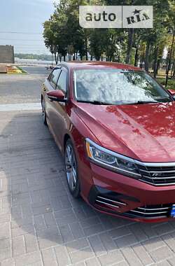 Седан Volkswagen Passat 2017 в Києві