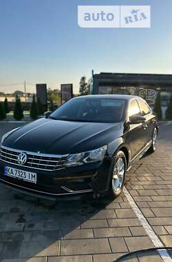 Седан Volkswagen Passat 2016 в Ірпені