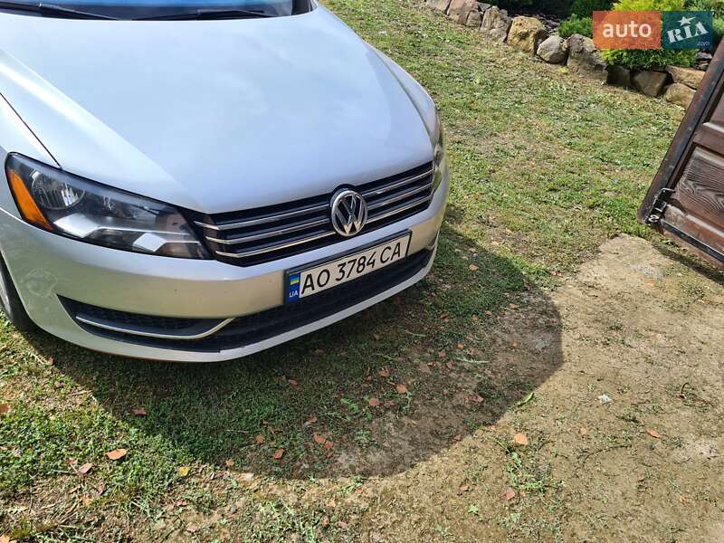 Седан Volkswagen Passat 2012 в Перечині