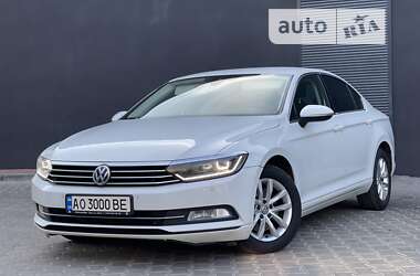 Седан Volkswagen Passat 2017 в Ужгороді