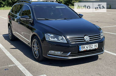 Універсал Volkswagen Passat 2012 в Рівному