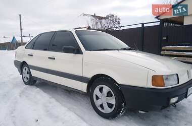 Седан Volkswagen Passat 1990 в Сумах