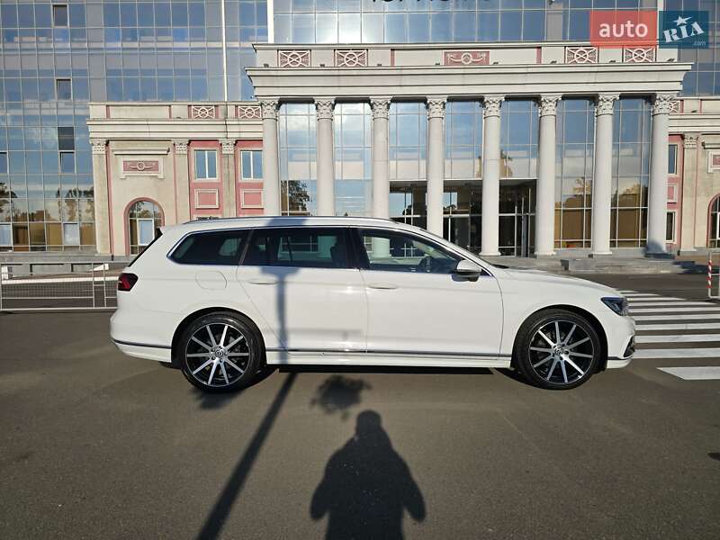 Універсал Volkswagen Passat 2019 в Одесі