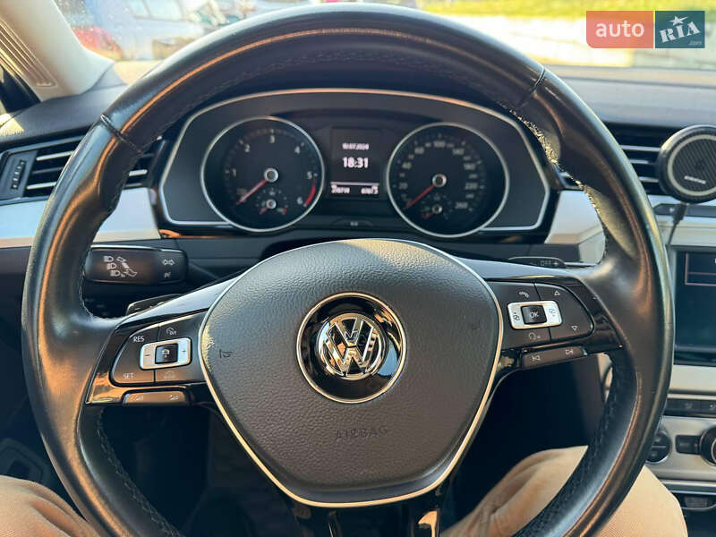 Универсал Volkswagen Passat 2015 в Днепре
