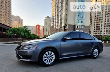 Седан Volkswagen Passat 2014 в Одесі