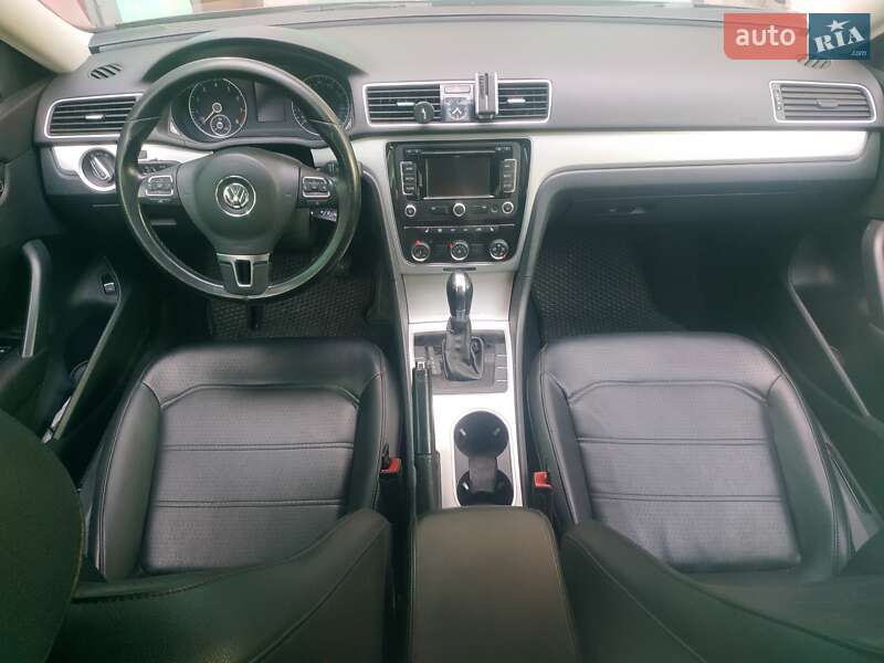 Седан Volkswagen Passat 2013 в Рокитному
