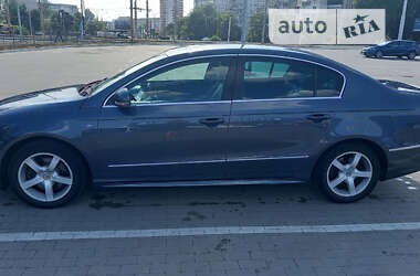 Седан Volkswagen Passat 2010 в Сумах