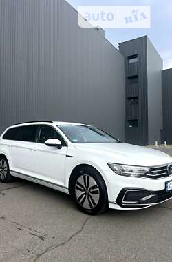 Універсал Volkswagen Passat 2021 в Харкові