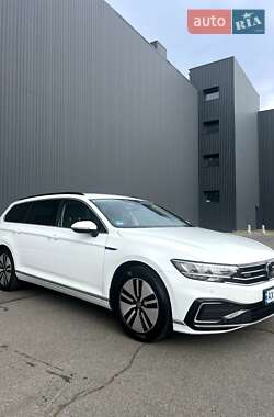 Volkswagen Passat 2021