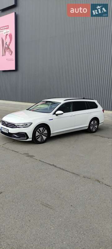 Универсал Volkswagen Passat 2021 в Харькове