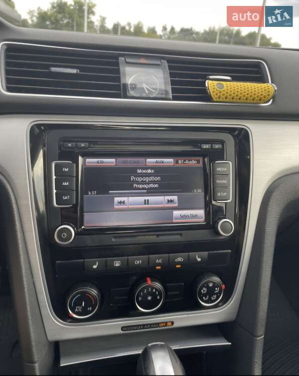 Седан Volkswagen Passat 2013 в Киеве