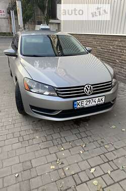 Седан Volkswagen Passat 2012 в Дніпрі