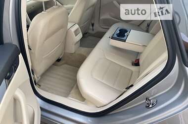 Седан Volkswagen Passat 2012 в Днепре