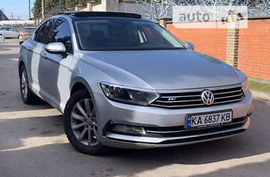 Седан Volkswagen Passat 2017 в Києві