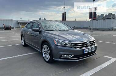 Седан Volkswagen Passat 2017 в Киеве