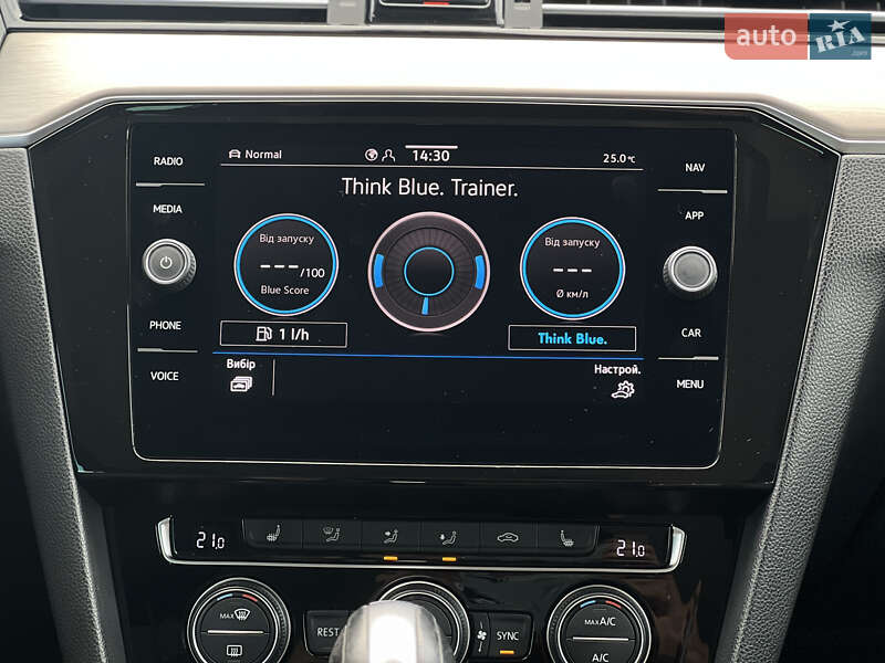 Універсал Volkswagen Passat 2019 в Ужгороді