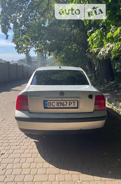 Седан Volkswagen Passat 2000 в Львове