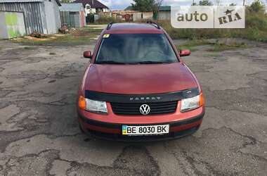 Універсал Volkswagen Passat 1998 в Волочиську