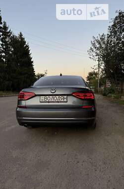 Седан Volkswagen Passat 2016 в Коростишеві