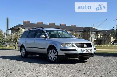 Универсал Volkswagen Passat 2004 в Жовкве