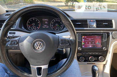 Седан Volkswagen Passat 2013 в Києві