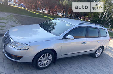 Універсал Volkswagen Passat 2006 в Дніпрі