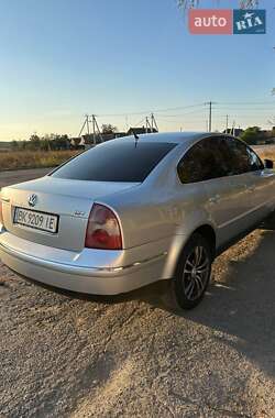 Седан Volkswagen Passat 2001 в 