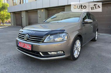 Volkswagen Passat 2011