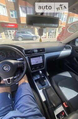 Седан Volkswagen Passat 2012 в Тернополе