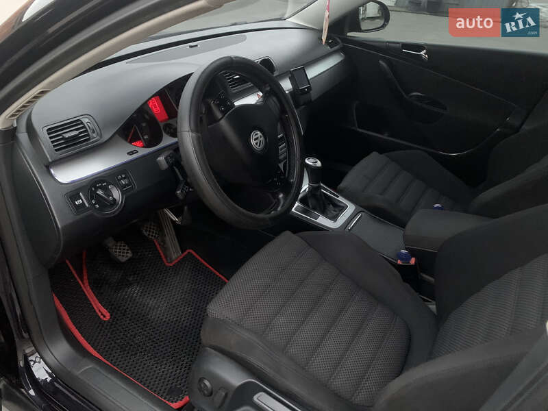 Універсал Volkswagen Passat 2008 в Чернівцях