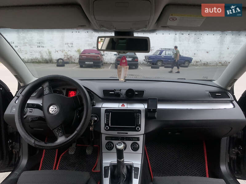 Універсал Volkswagen Passat 2008 в Чернівцях