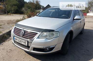 Універсал Volkswagen Passat 2008 в Житомирі