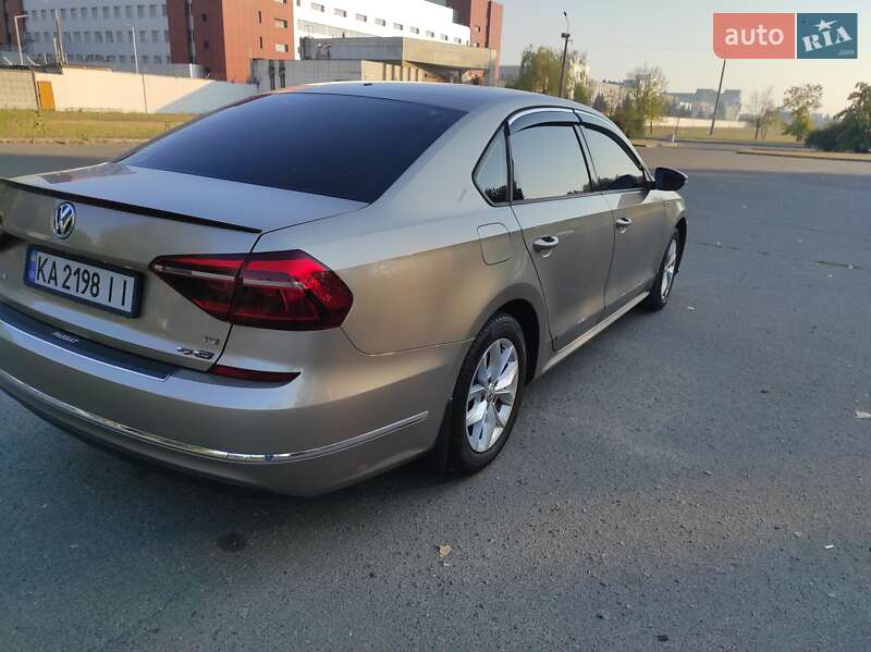 Седан Volkswagen Passat 2017 в Киеве