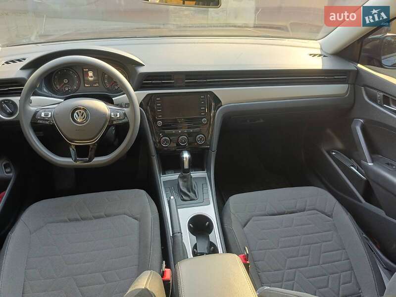 Седан Volkswagen Passat 2020 в Славутиче